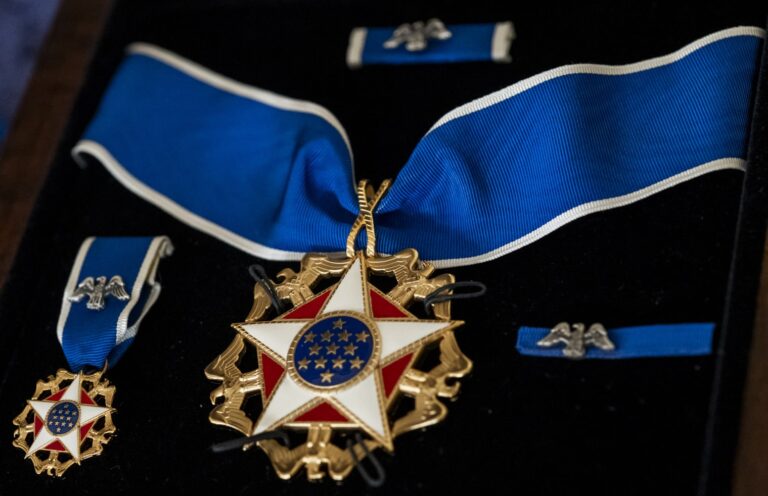 Fannie Lou Hamer Receives the Presidential Medal of Freedom - Around Robin